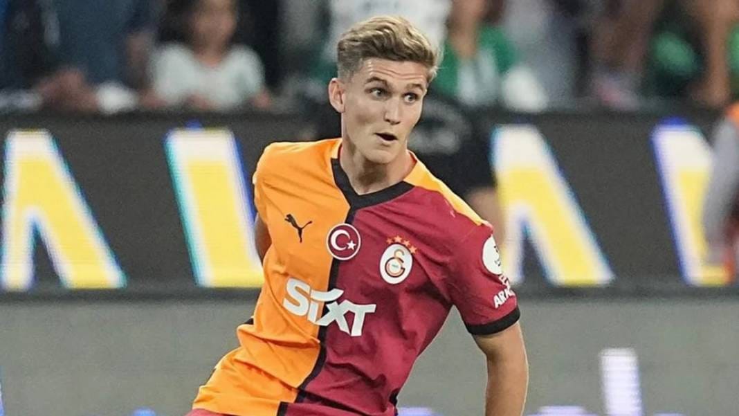 Okan Buruk 6 futbolcunun biletini kesti 4